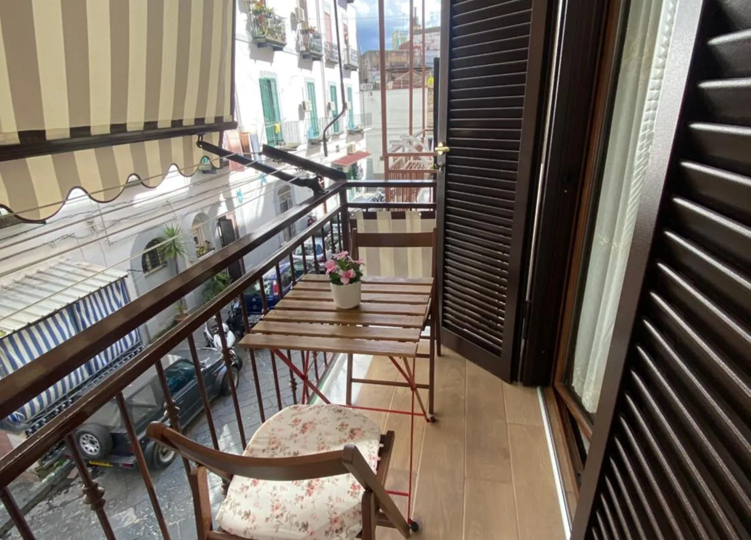 Guest House Into Naples Apartment