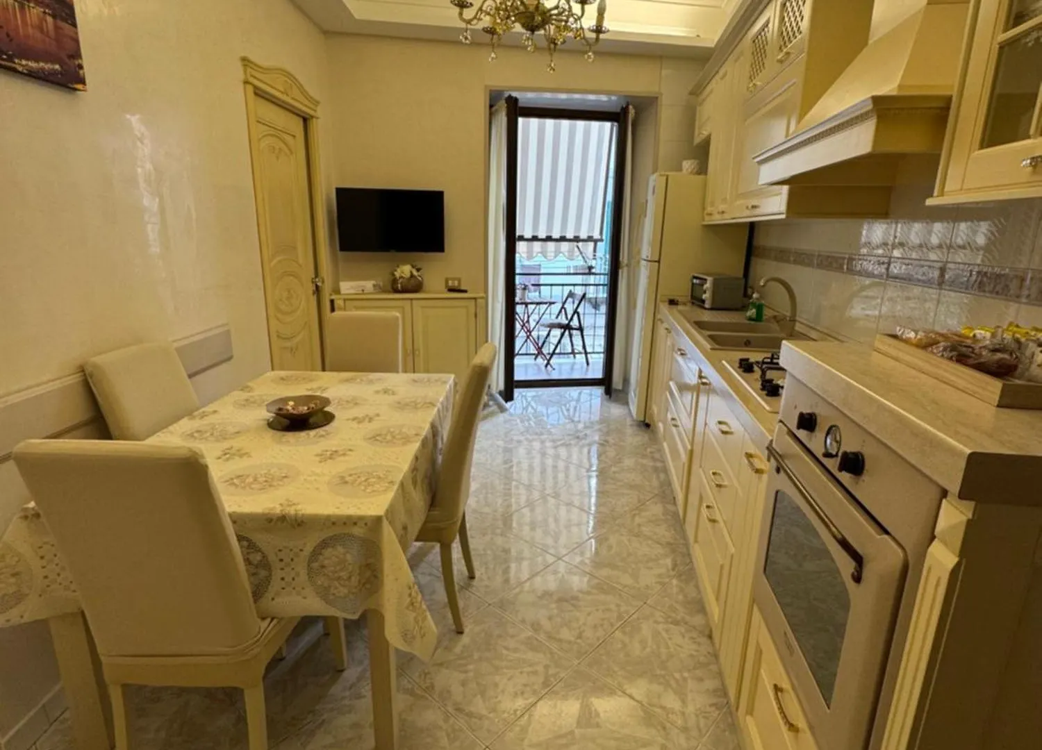 Apartment Guest House Into Naples Italy