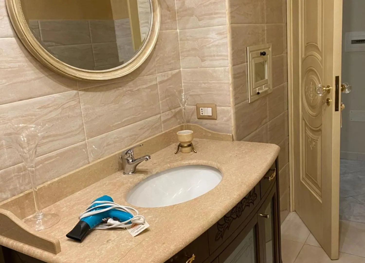 Guest House Into Neapel 0*,  Italien